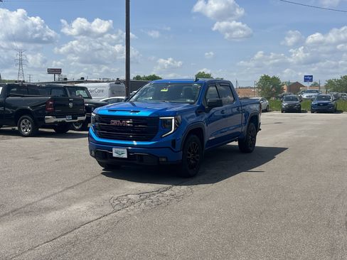 Used 2023 GMC Sierra 1500 Elevation AWD/4WD image 3