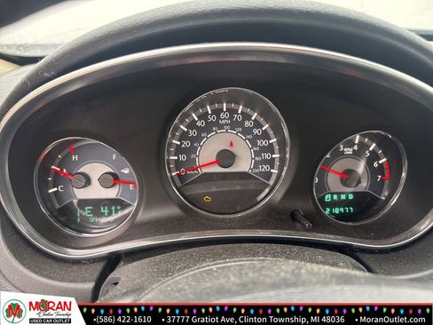 Used 2013 Chrysler 200 Limited image 7