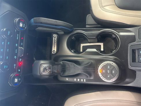 Used 2024 Ford Bronco Wildtrak image 31