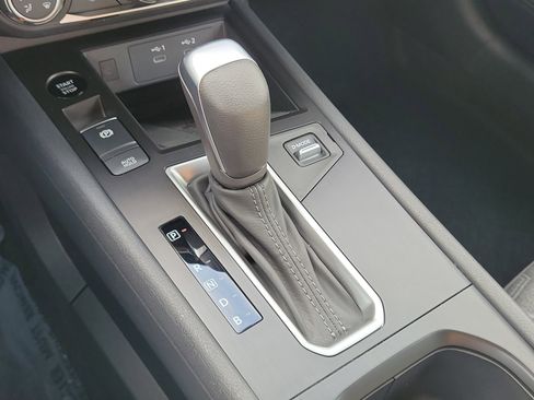 Certified 2025 Nissan Kicks SV image 18