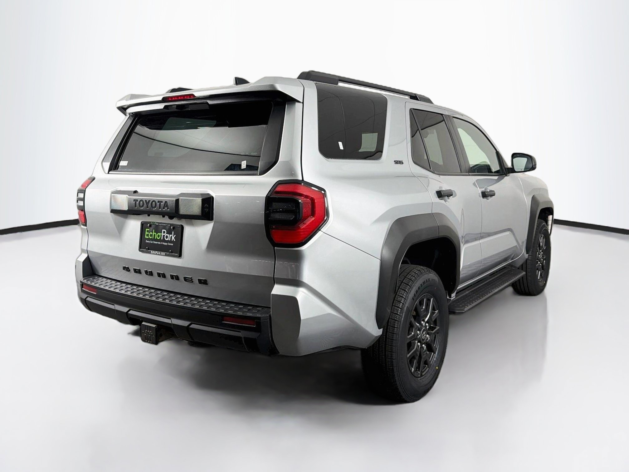 Used 2025 Toyota 4Runner SR5 AWD/4WD image 9