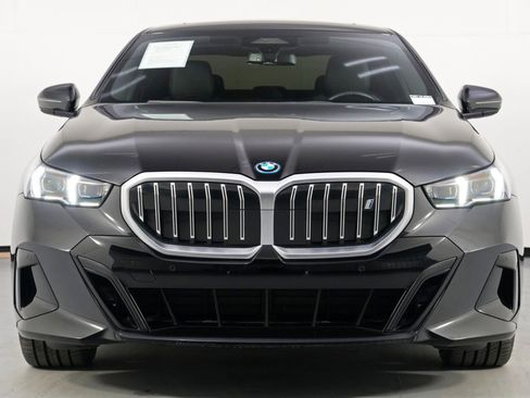 Used 2024 BMW i5 eDrive40i w/ M Sport Package image 7
