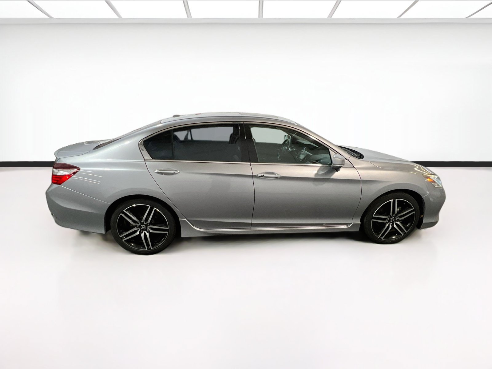 Used 2017 Honda Accord Touring image 27