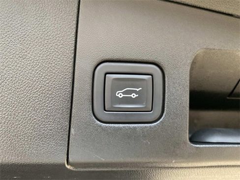 Used 2024 Cadillac XT5 Premium Luxury image 9