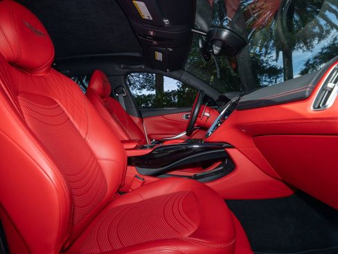 Used 2023 Aston Martin DBX image 21