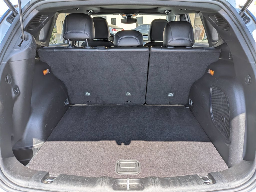 Used 2025 Jeep Compass Latitude w/ Sun & Sound Group AWD/4WD image 28