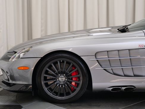 Used 2009 Mercedes-Benz SLR image 10