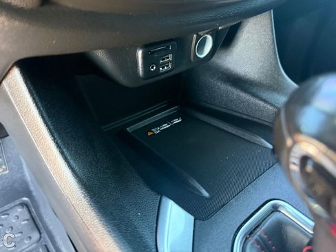 Used 2023 Chevrolet Traverse RS FWD image 23