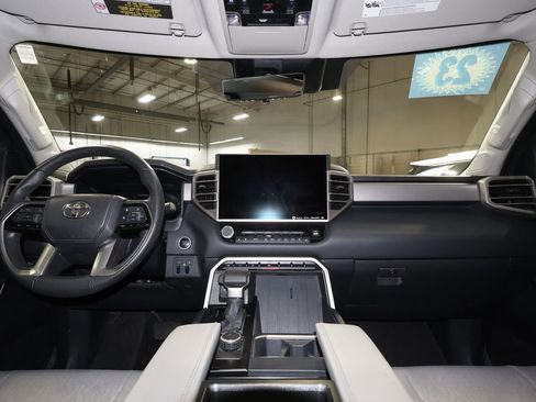 Used 2023 Toyota Tundra Limited image 28