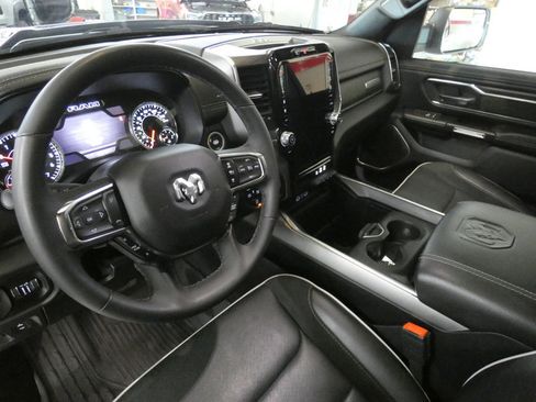 Used 2025 RAM 1500 Laramie w/ Sport Appearance Package AWD/4WD image 10