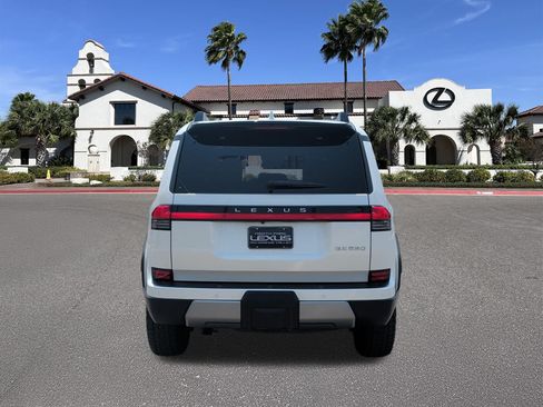 Used 2024 Lexus GX 550 AWD/4WD image 3
