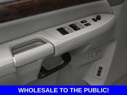 Used 2010 Nissan Armada Platinum image 13