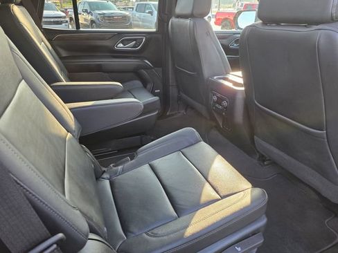 Used 2023 Chevrolet Tahoe Z71 w/ Luxury Package AWD/4WD image 39
