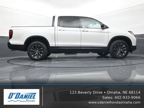 Used 2023 Honda Ridgeline Sport image 13