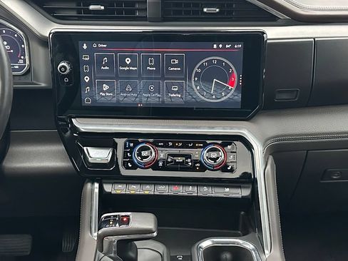 Used 2023 GMC Sierra 1500 Denali w/ Denali Reserve Package AWD/4WD image 11