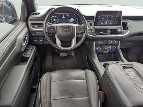 Used 2022 GMC Yukon XL SLT w/ SLT Luxury Package image 15