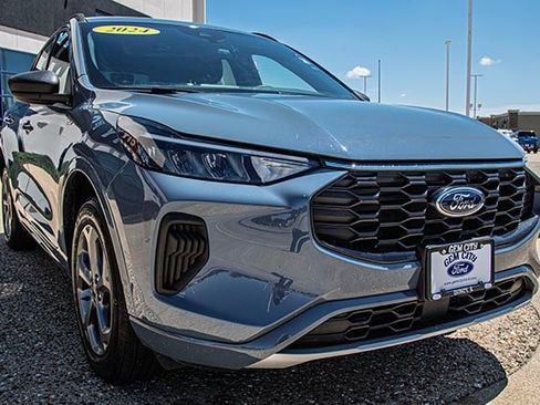 Used 2024 Ford Escape ST-Line w/ Tech Pack #1 AWD/4WD image 7