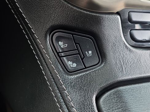 Used 2018 GMC Yukon Denali w/ Open Road Package image 27