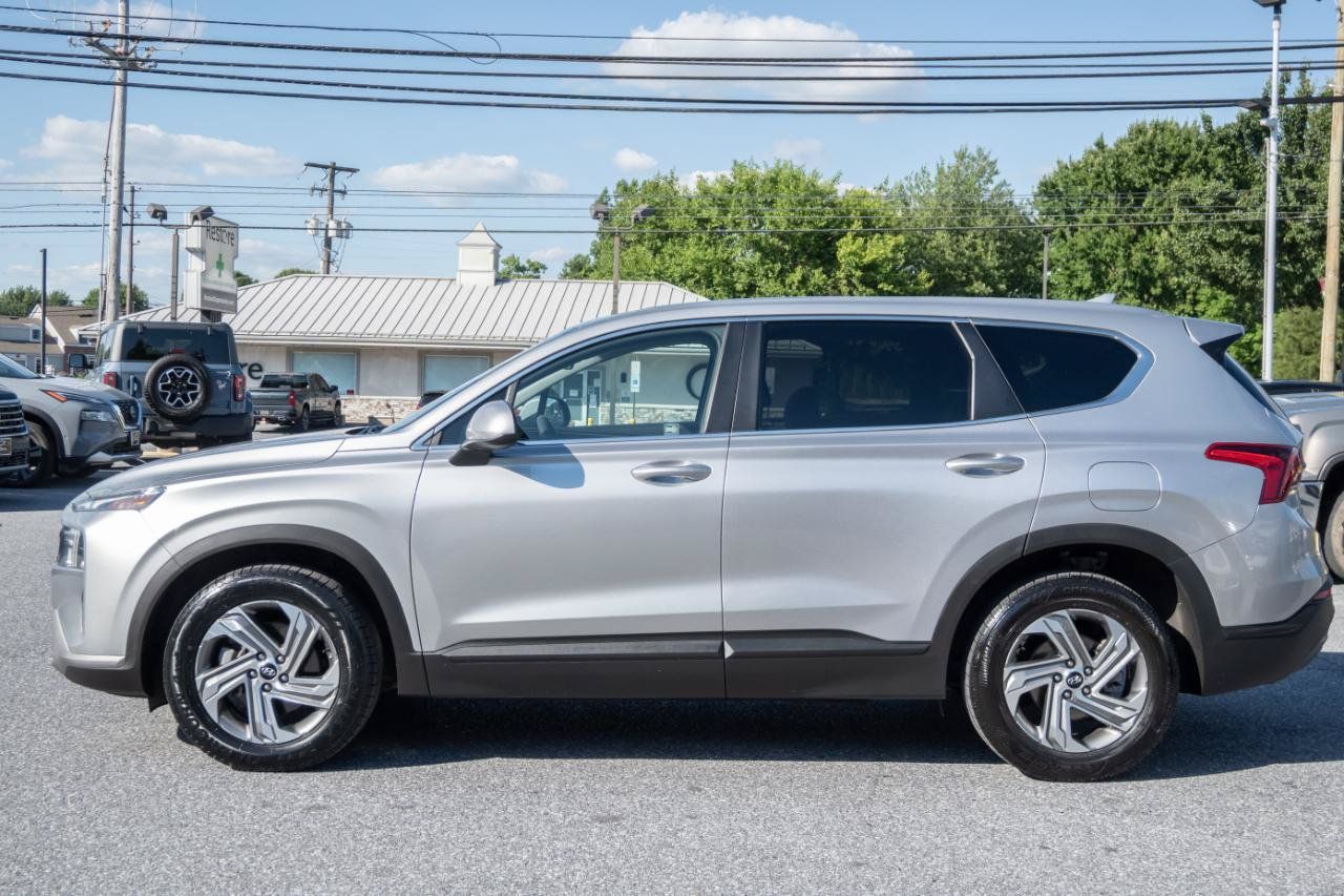 Used 2021 Hyundai Santa Fe SE FWD image 4
