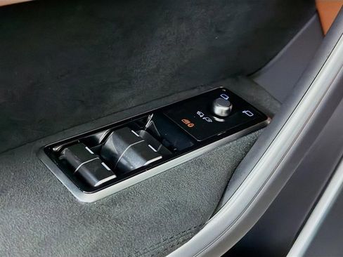 New 2026 Jaguar F-PACE SVR image 20