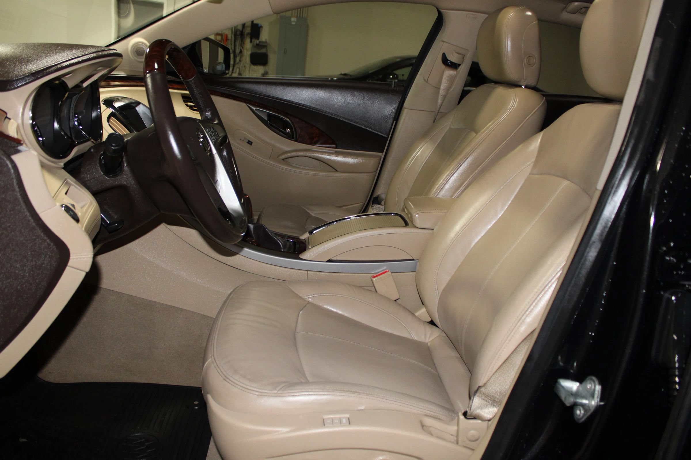 Used 2012 Buick LaCrosse Premium FWD image 22