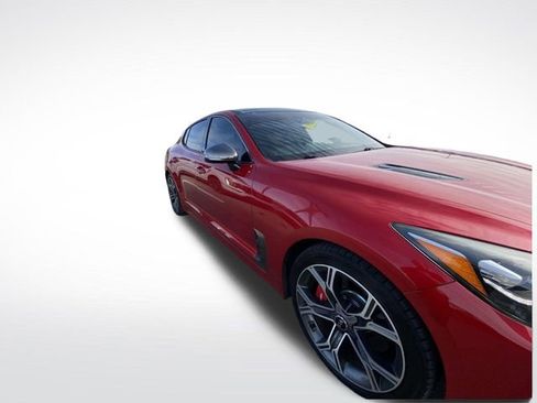 Used 2018 Kia Stinger GT2 image 14