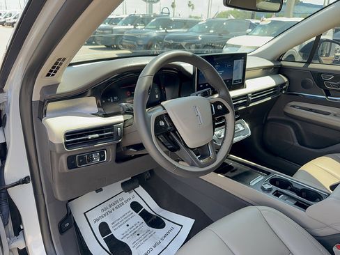 Used 2024 Lincoln Corsair FWD image 12