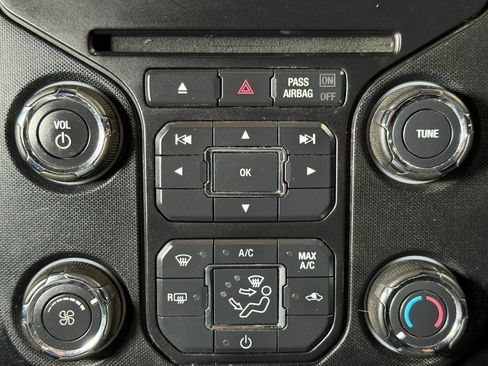 Used 2013 Ford F150 XLT w/ Luxury Equipment Group AWD/4WD image 38
