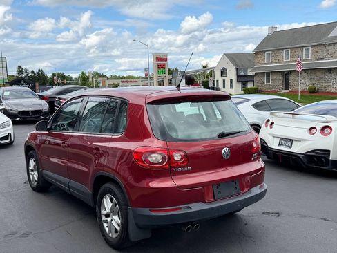 Used 2011 Volkswagen Tiguan S image 5