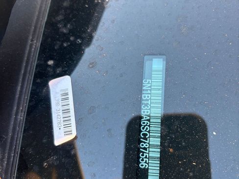 Used 2025 Nissan Rogue SV image 9