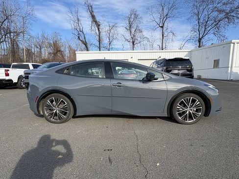 Used 2023 Toyota Prius LE image 4