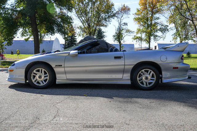 Used 1995 Chevrolet Camaro Z28 RWD image 2