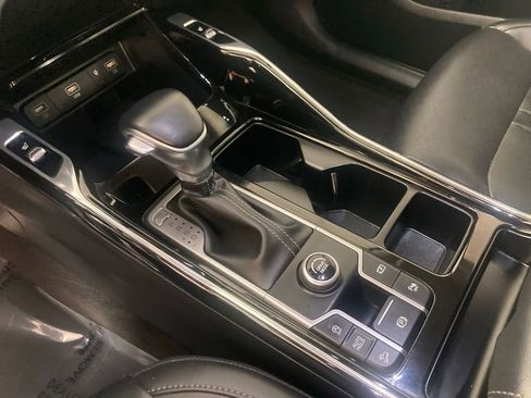 Used 2022 Kia Sorento SX image 9
