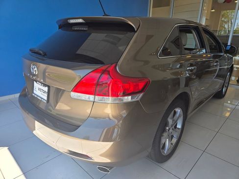 Used 2011 Toyota Venza w/ Premium Pkg #2 FWD image 6