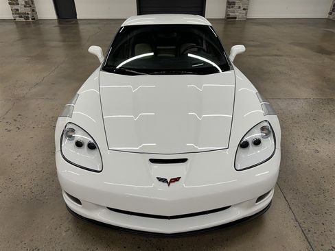 Used 2010 Chevrolet Corvette Grand Sport w/ Preferred Equipment Group RWD image 20