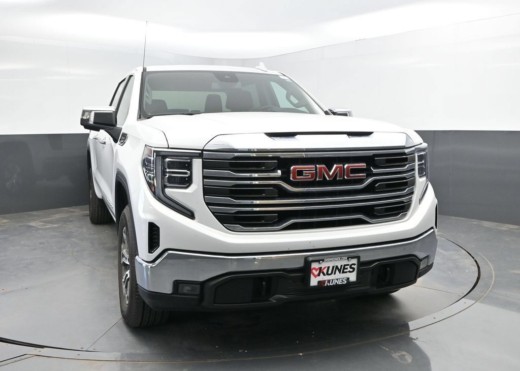 Used 2024 GMC Sierra 1500 SLT AWD/4WD image 4