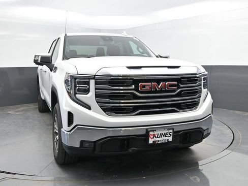 Used 2024 GMC Sierra 1500 SLT AWD/4WD image 4