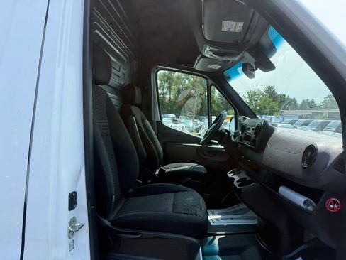 Used 2021 Mercedes-Benz Sprinter 2500 w/ Driver Convenience Package image 23