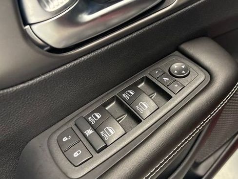 New 2027 Chrysler Pacifica Limited AWD/4WD image 17