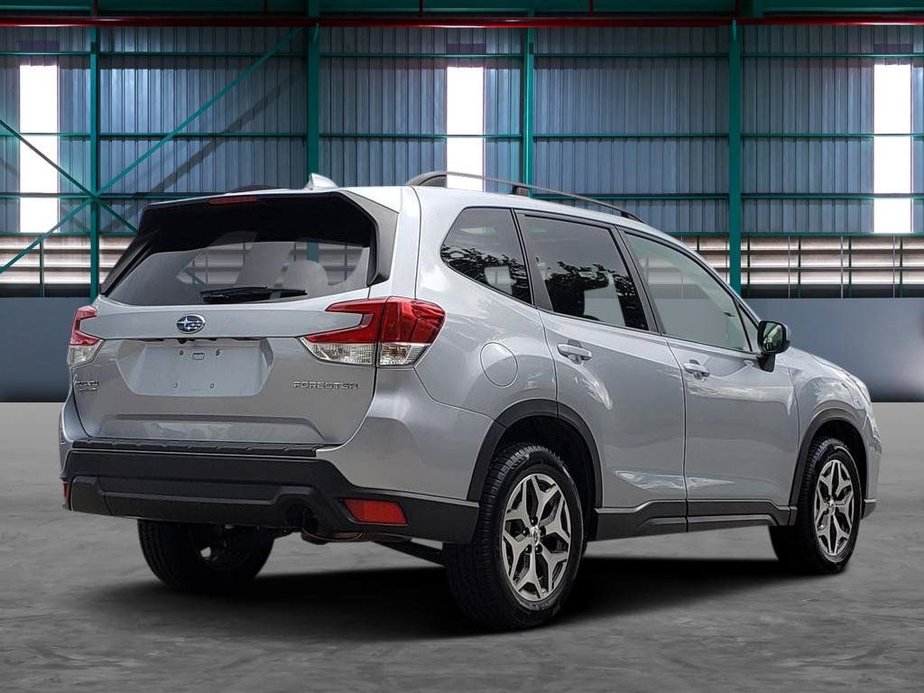 Used 2019 Subaru Forester Premium AWD/4WD image 5