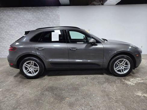 Used 2018 Porsche Macan image 3