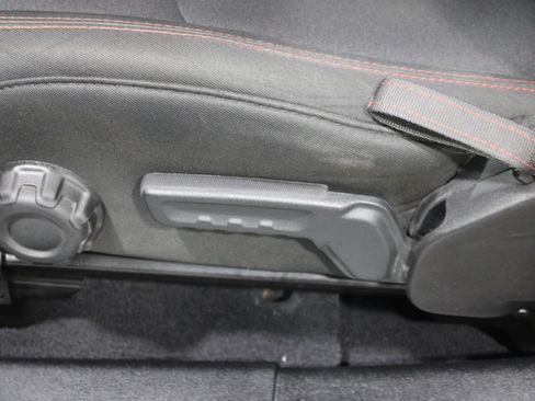 Used 2019 Jeep Wrangler Rubicon w/ Steel Bumper Group AWD/4WD image 5
