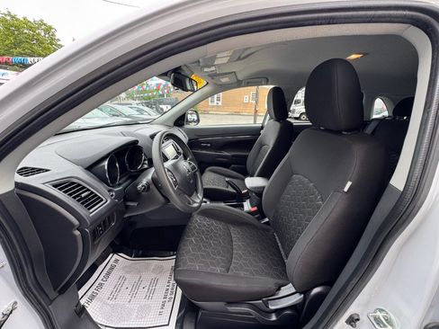 Used 2025 Mitsubishi Outlander Sport AWD image 9