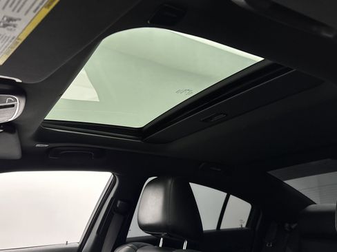 Used 2022 Dodge Charger SXT w/ Leather Interior Group RWD image 5