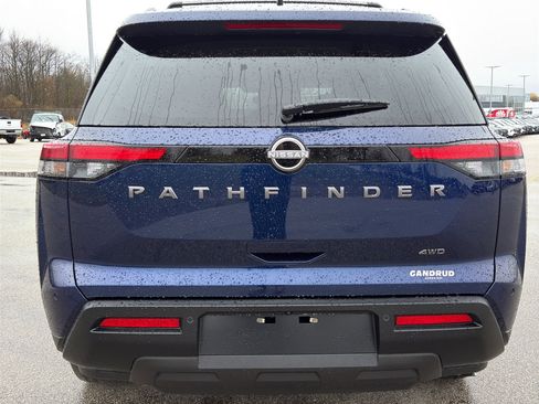 New 2026 Nissan Pathfinder SV image 7