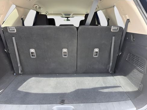 Certified 2024 Nissan Pathfinder SV FWD image 27