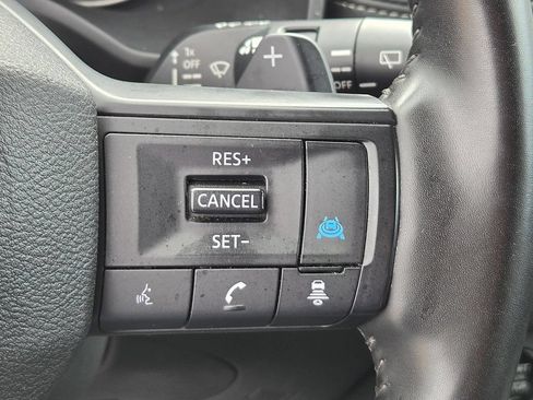 Used 2025 Nissan Rogue SV FWD image 19