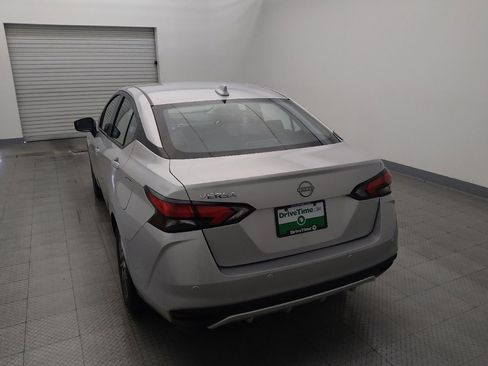 Used 2025 Nissan Versa SV image 6