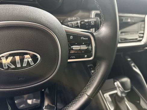 Used 2021 Kia Sorento EX image 12