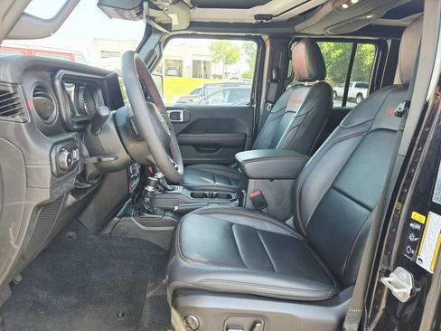 Used 2024 Jeep Wrangler Unlimited Rubicon AWD/4WD image 11